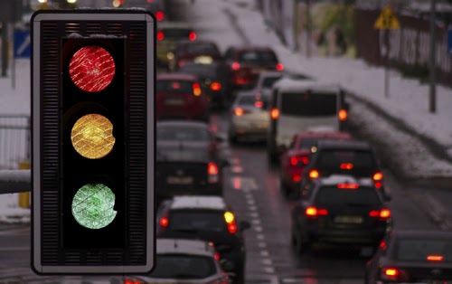 Tại sao đèn giao thông có 3 màu